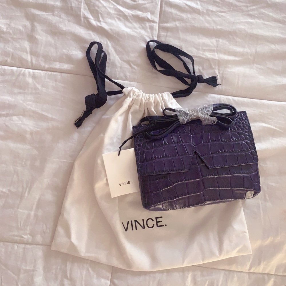Vince Signatue V crocodile embossed leather purse with dust bag - Picture 8 of 8